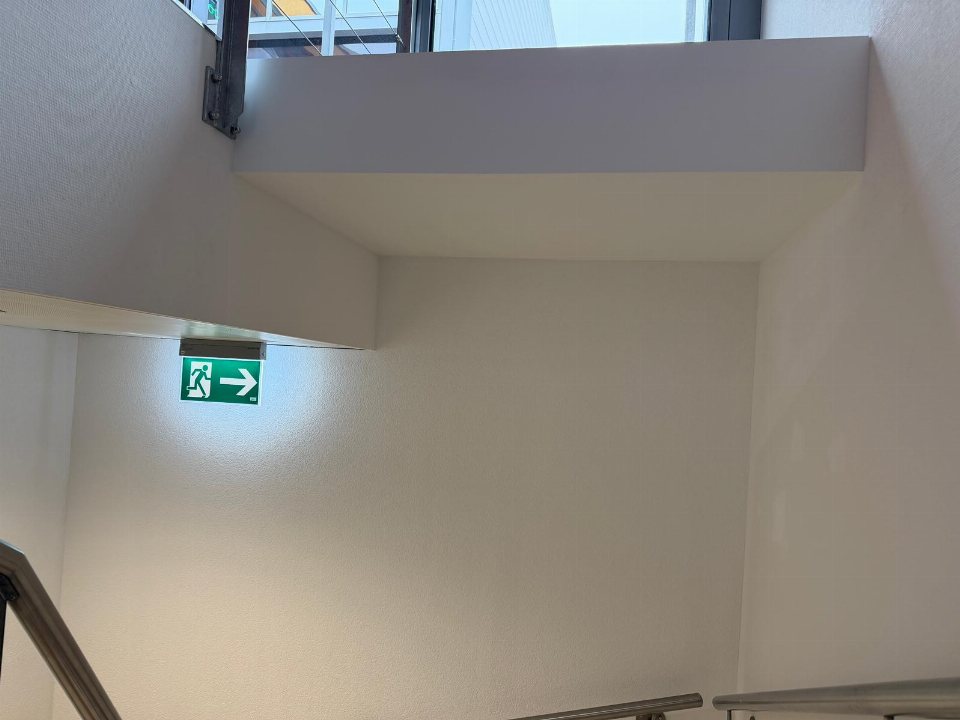 Treppenhaus Renovierung — LUAN E.U GmbH — Nachher (1/2)
