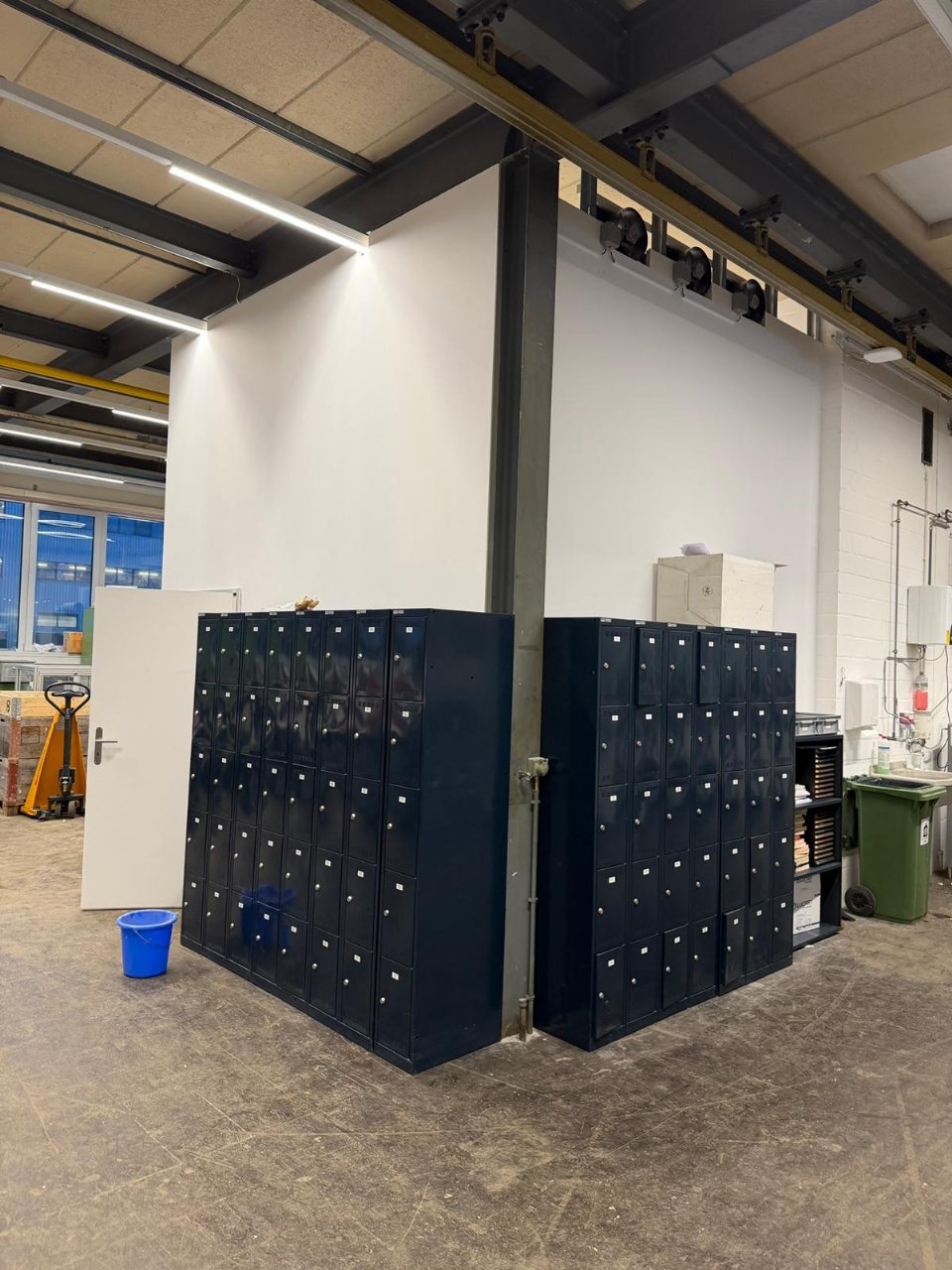 Gewerbeausbau Trennwand — LUAN E.U GmbH — Nachher (2/2)