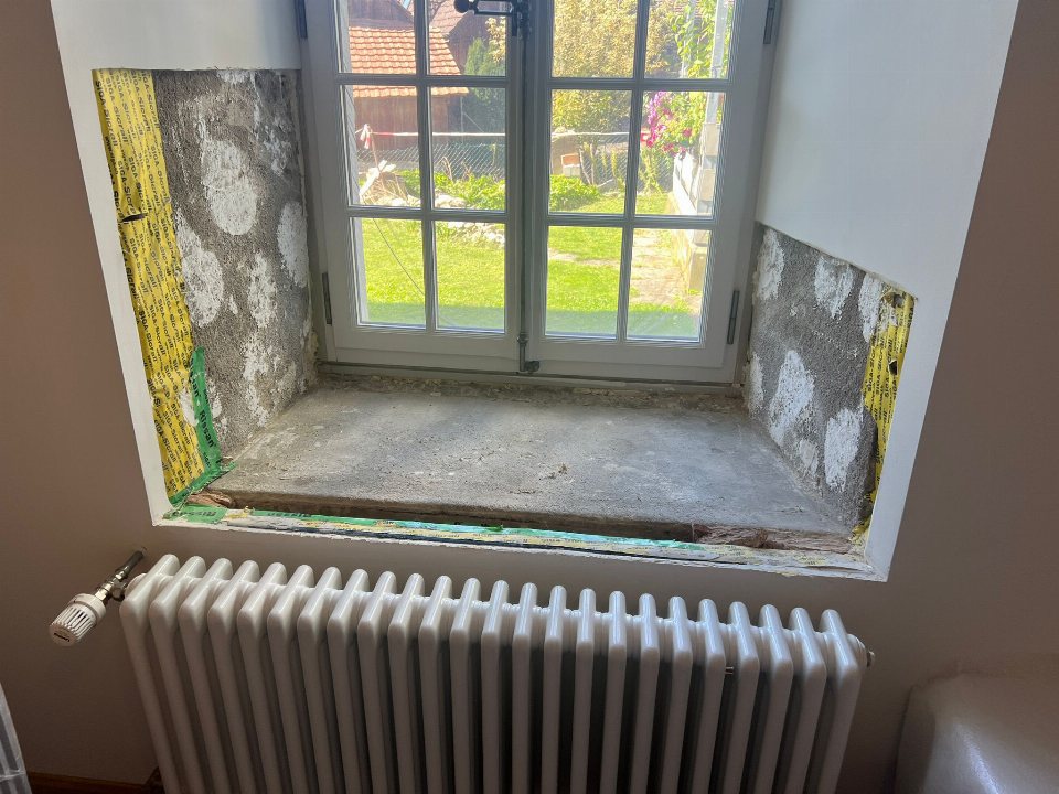Fensternische Sanierung — LUAN E.U GmbH — Vorher (2/3)
