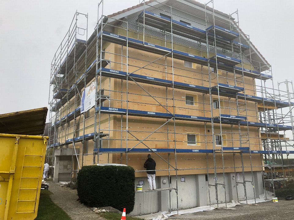 Mehrfamilienhaus Fassade — LUAN E.U GmbH — Vorher (2/3)