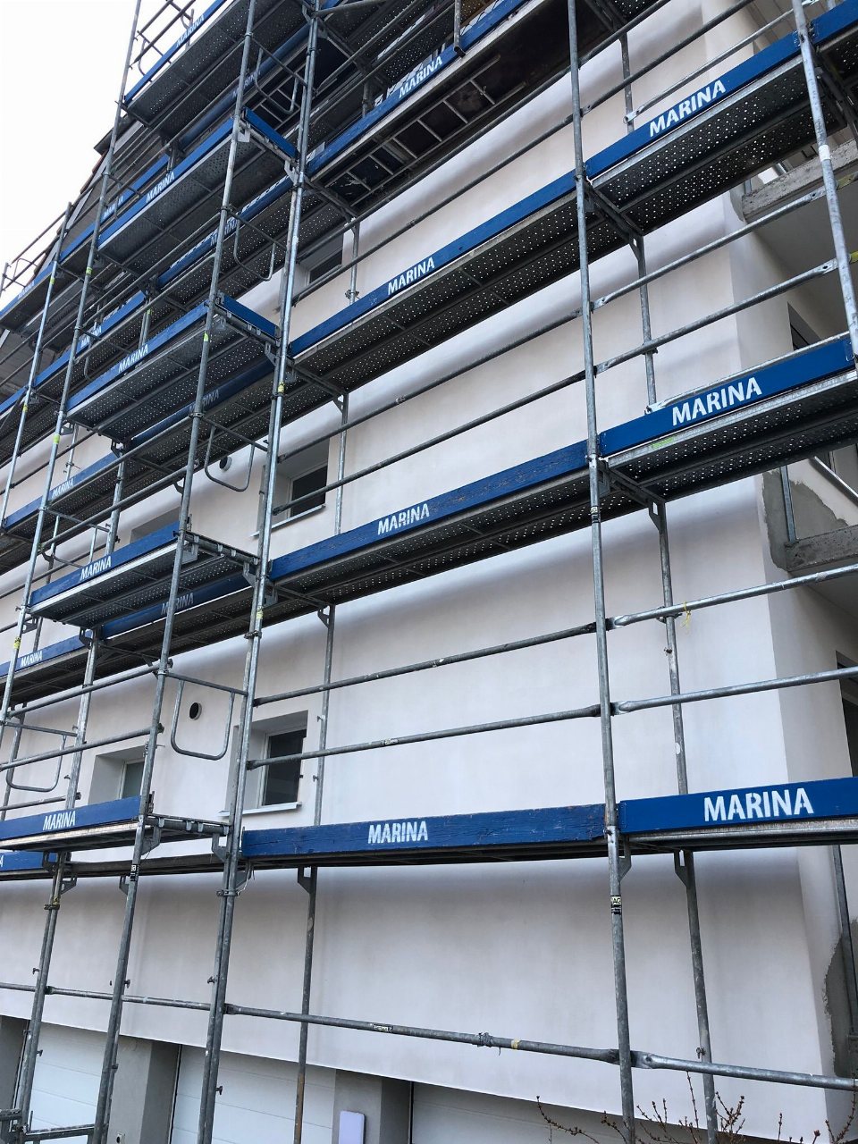Mehrfamilienhaus Fassade — LUAN E.U GmbH — Nachher (1/5)