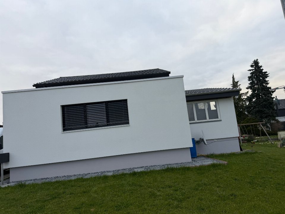 Wohnhaus Fassade — LUAN E.U GmbH — Vorher (2/3)